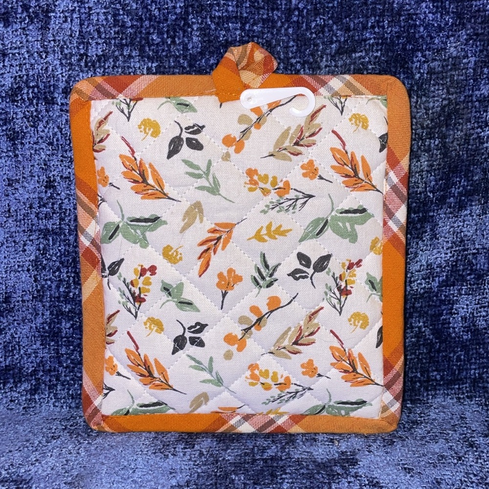 NWT Orange Plaid Pumpkin Pot Holder Set & matching hand towel. - Picture 2 of 2